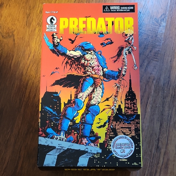 Other - Predator Comic Book Toy Figurine Collectable BRAND NEW